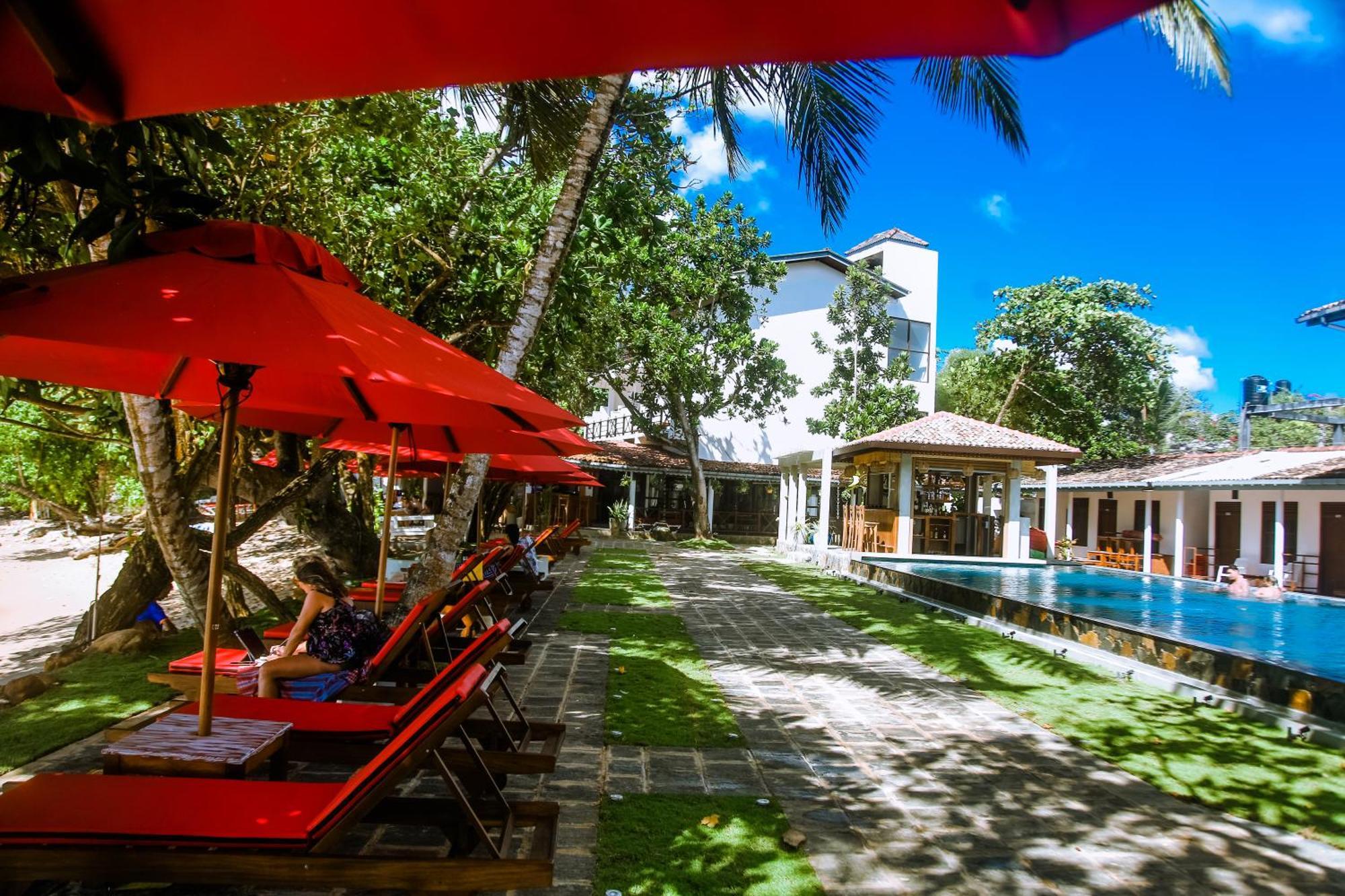 Surf Sea Breeze Hotel มิริสซา ภายนอก รูปภาพ
