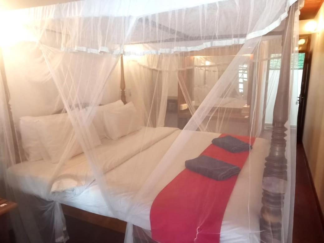 Surf Sea Breeze Hotel มิริสซา ภายนอก รูปภาพ